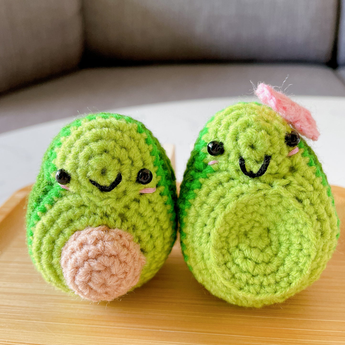 Guac 'n' Roll Avocado (with ribbon) - C19